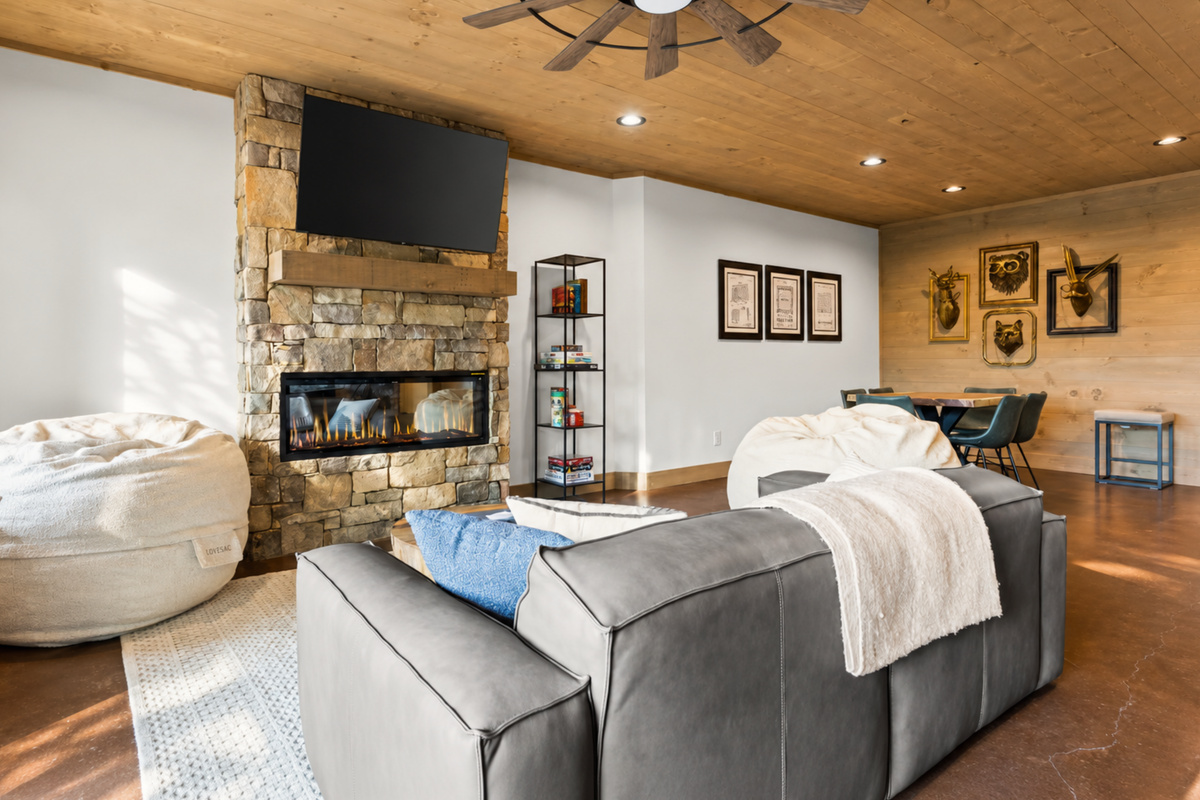 This stylish game room brings cozy vibes and elevated entertainment.
*Indoor Fireplace (Seasonal Use October - April)