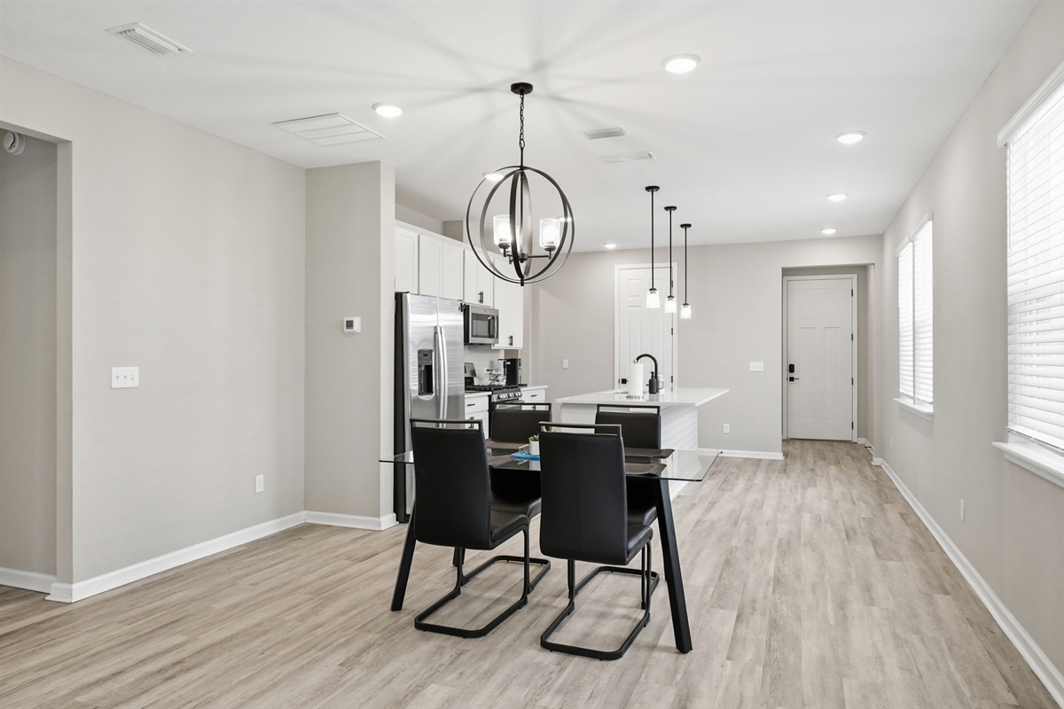 Kitchen table that can seat 4 people