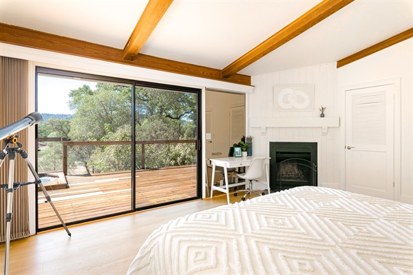Master suite with large walk-in closet - big enough for a porta crib
