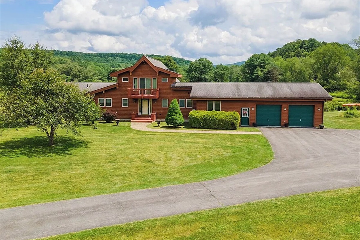 Front of Apple Tree Pond