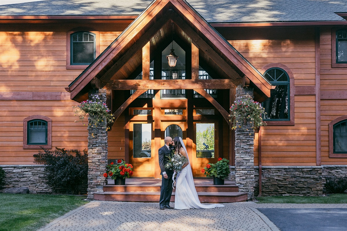 Book your wedding on property at Whitefish Peaks, our wedding venue and event center. This is NOT included with your reservation of Soaring Eagle Lodge.