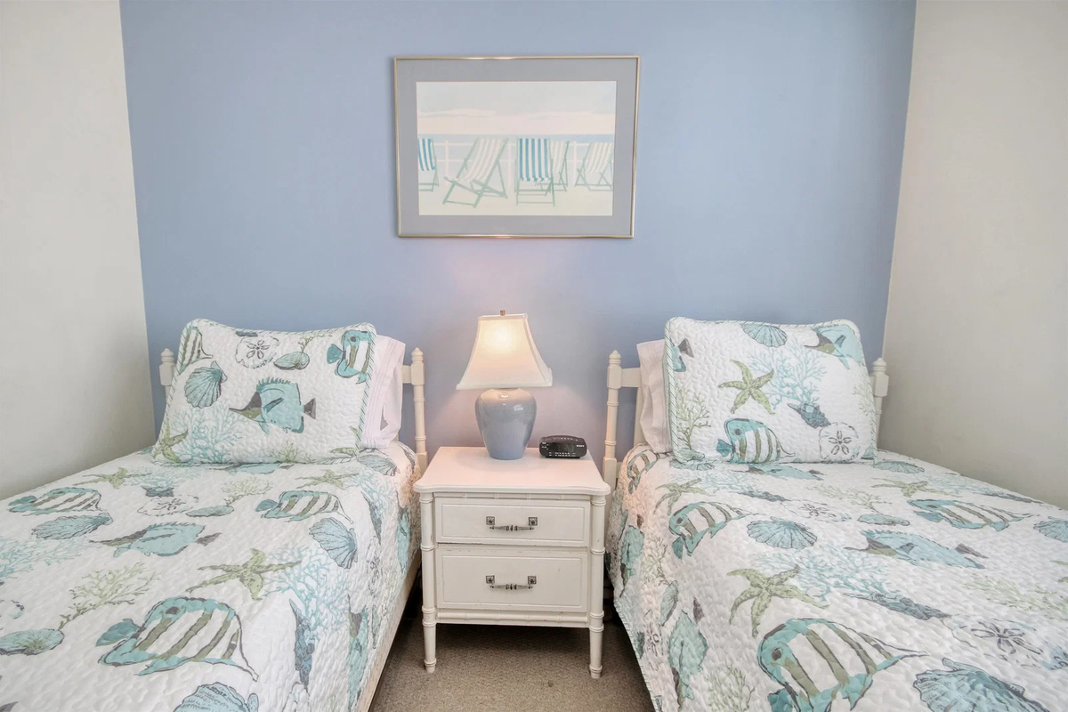 Guest bedroom with two twin beds