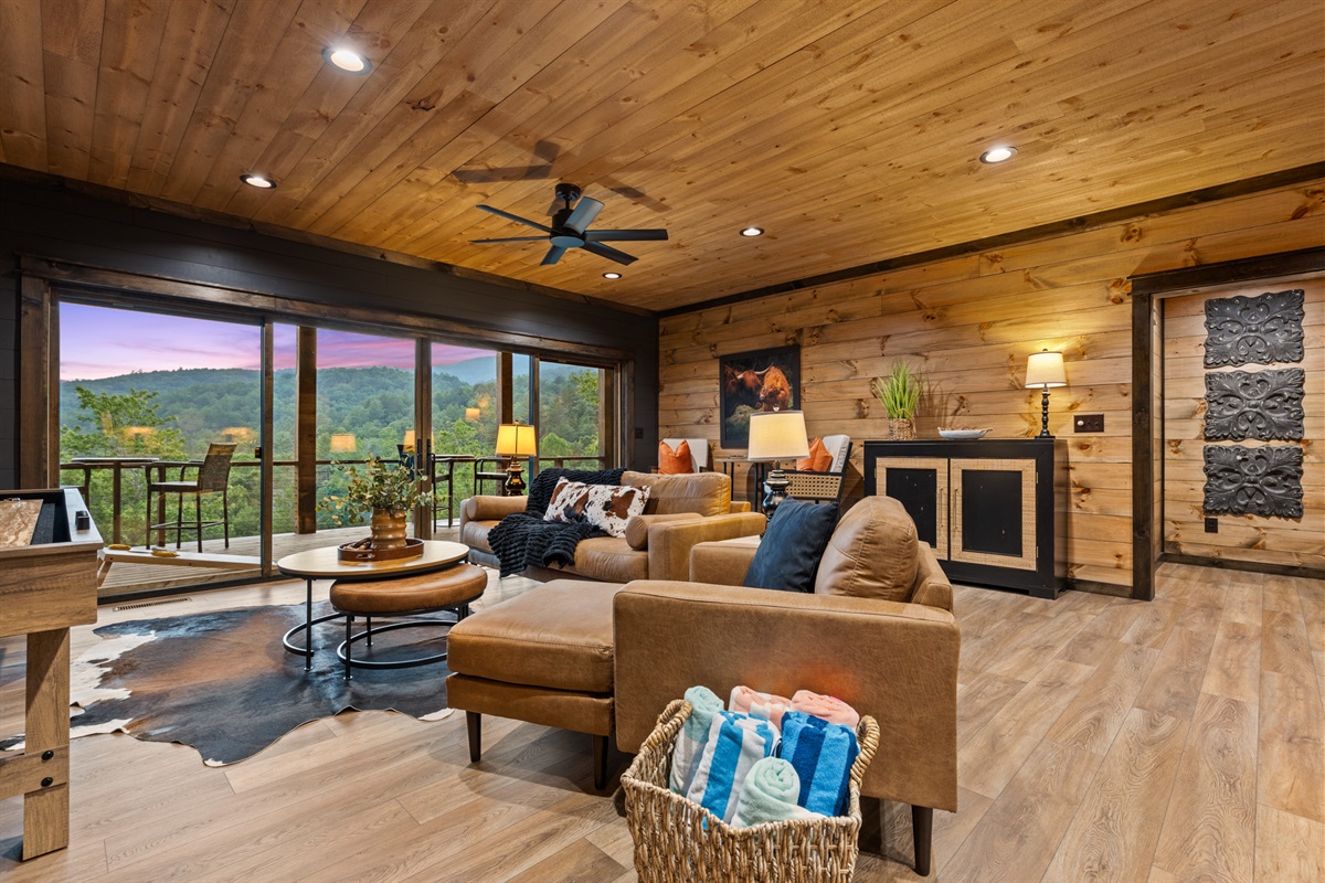 Pause the game, soak in the scene.