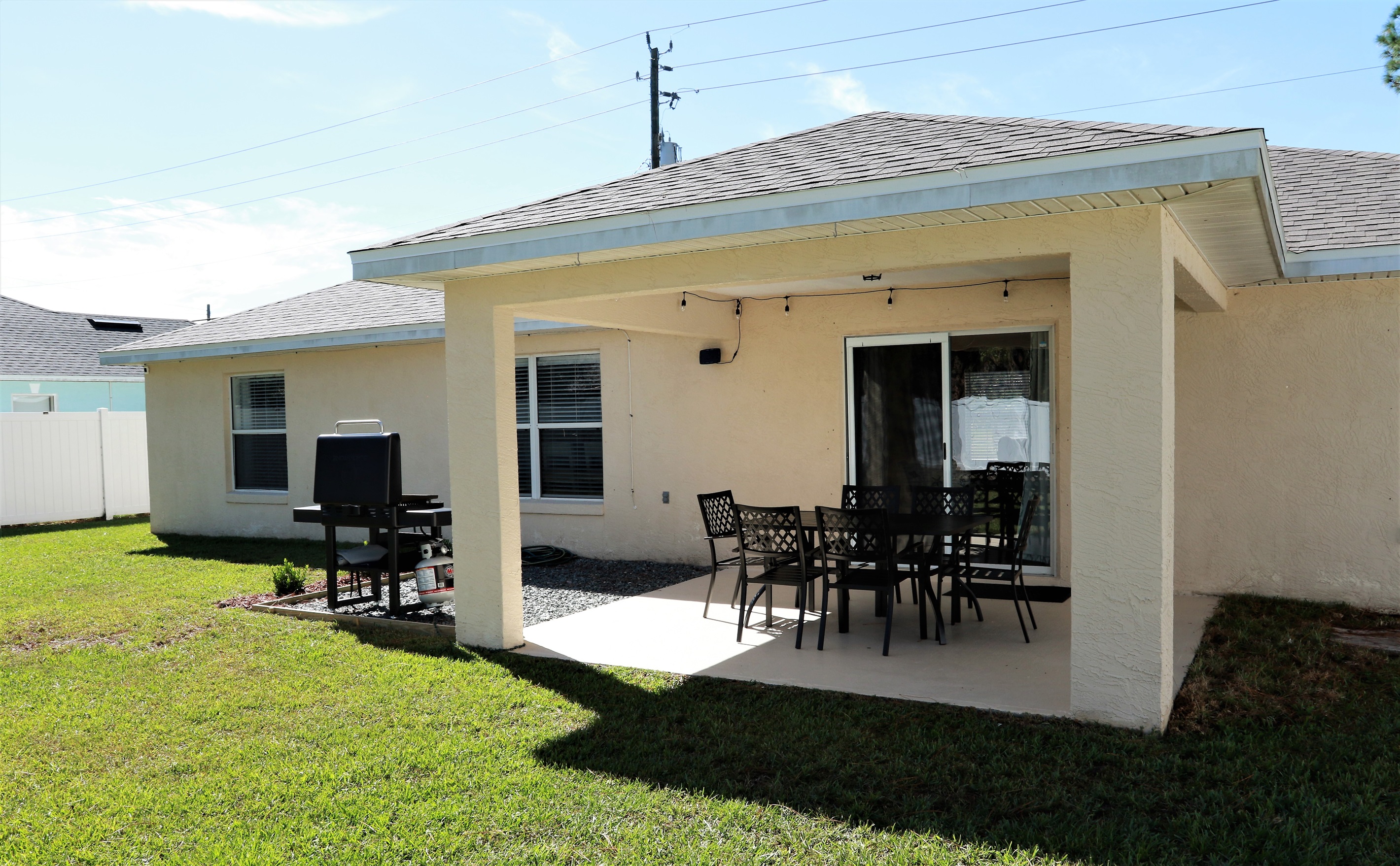 Backyard Patio with Outdoor Dining & Griddle