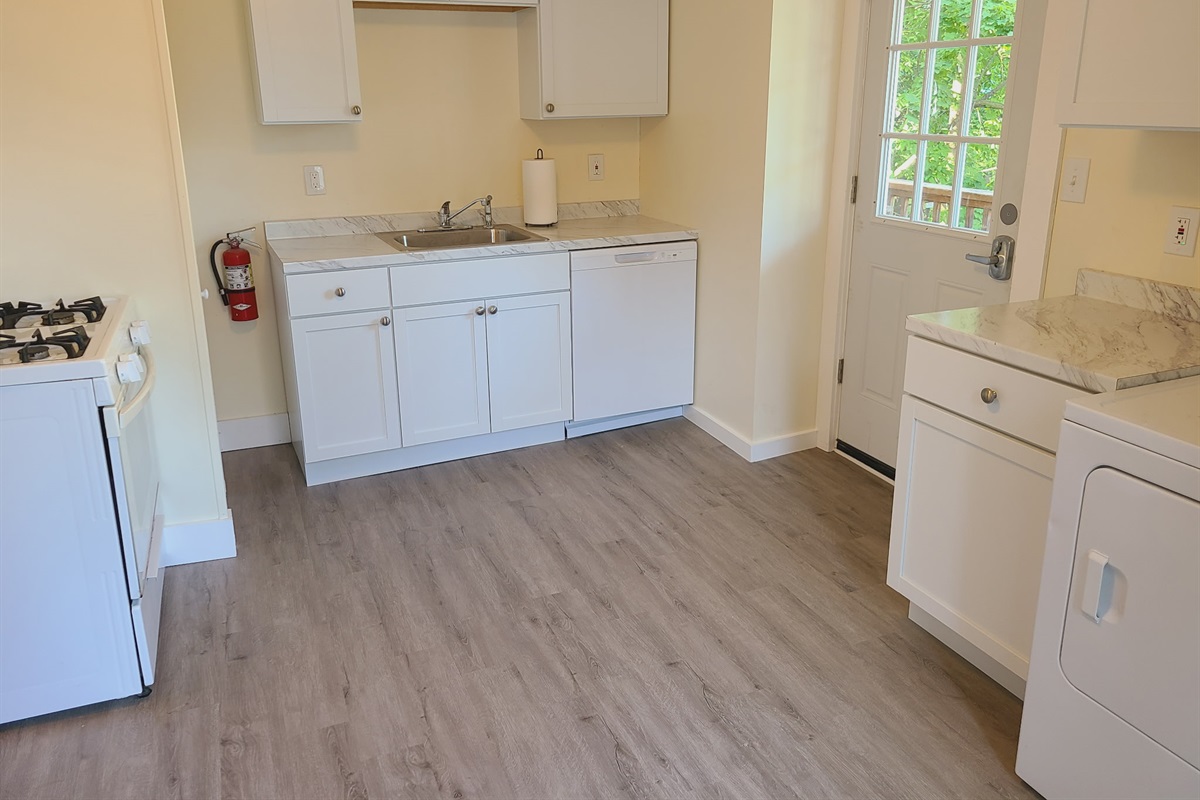 Kitchen with dishwasher