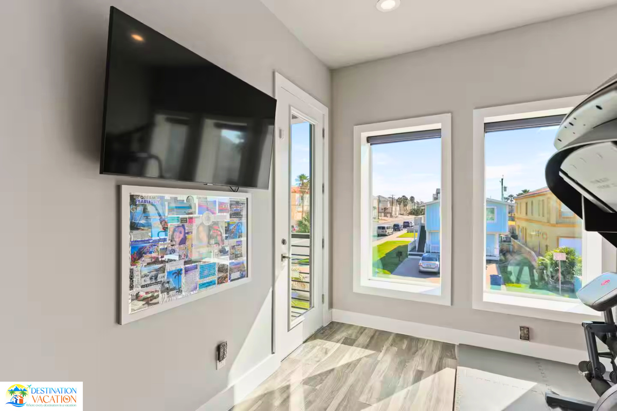Bright interiors frame stunning views of the outdoors.