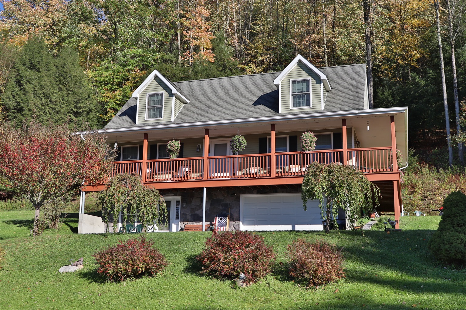 Pagey's Place nestled into gentle knoll
