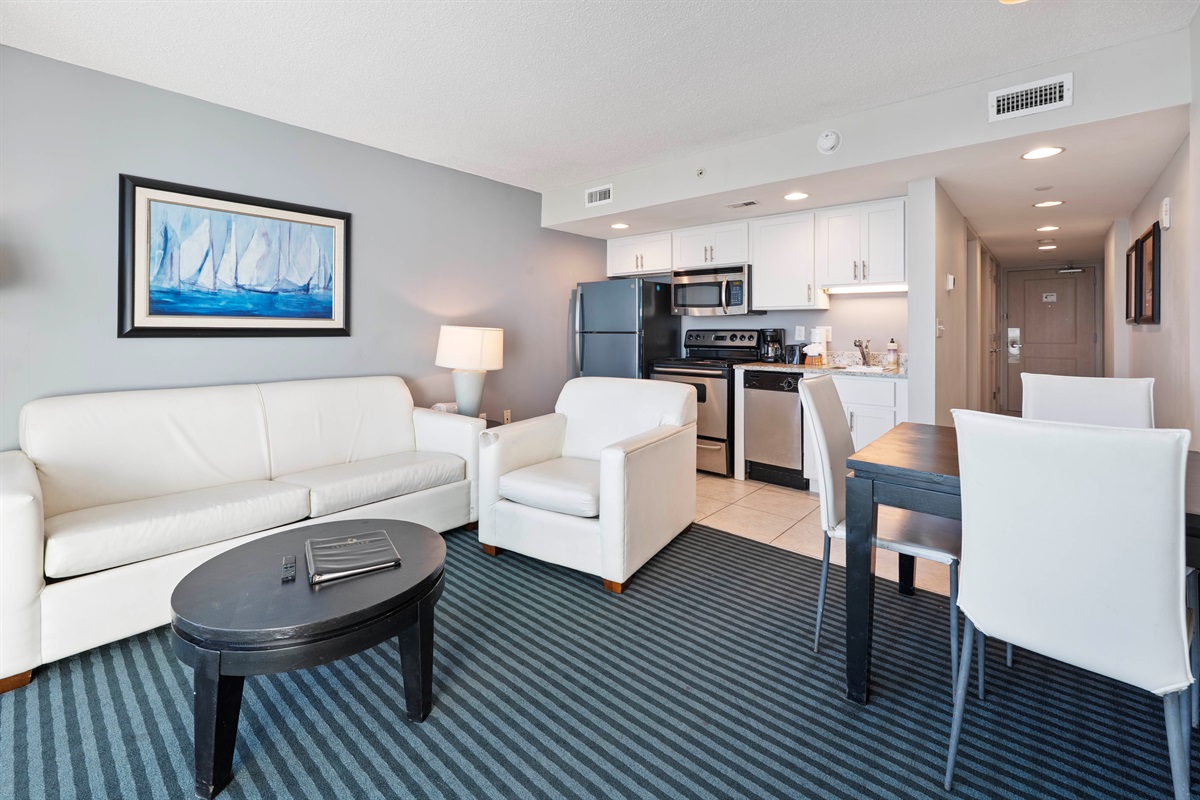 Amazing Living Room with Stunning Views🌊☀️