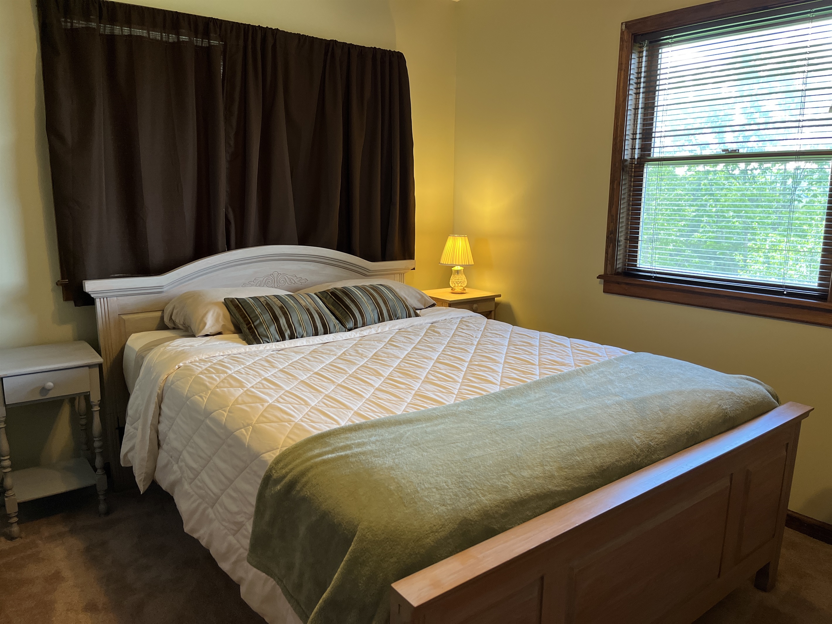 Queen bedroom #2