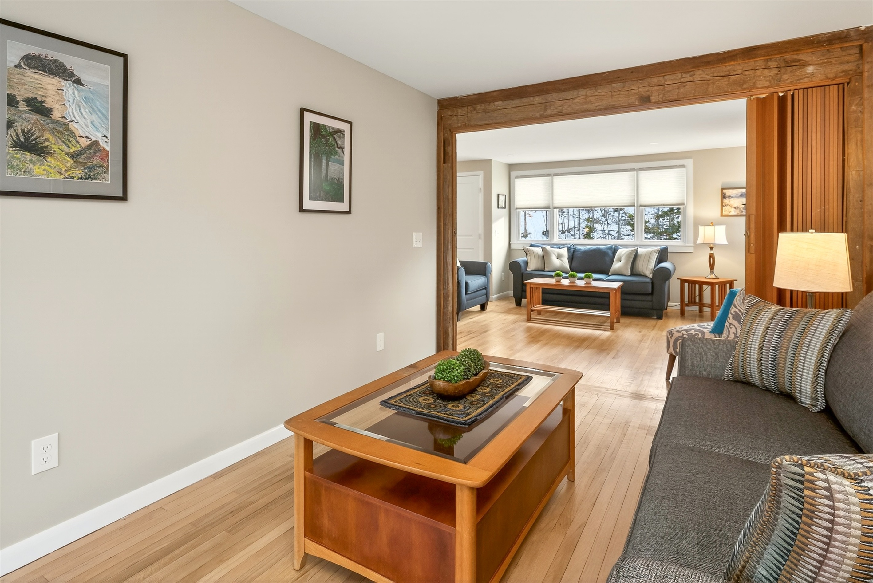 Secondary sitting area with Queen fold out sofa