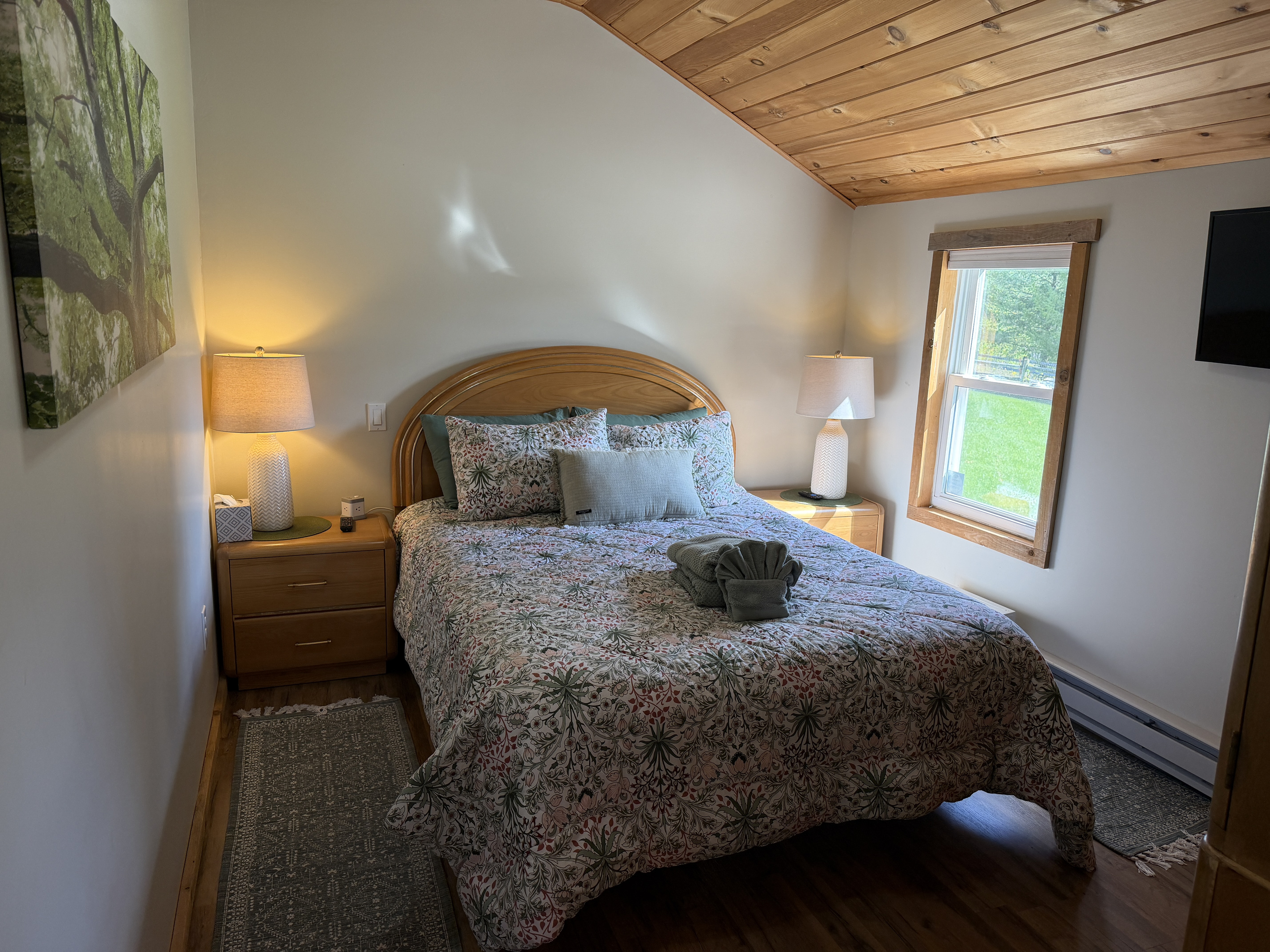 Queen bedroom