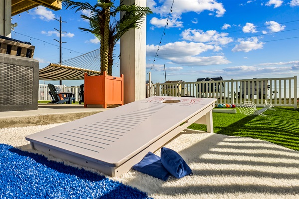 It's time to show of your corn hole skills!