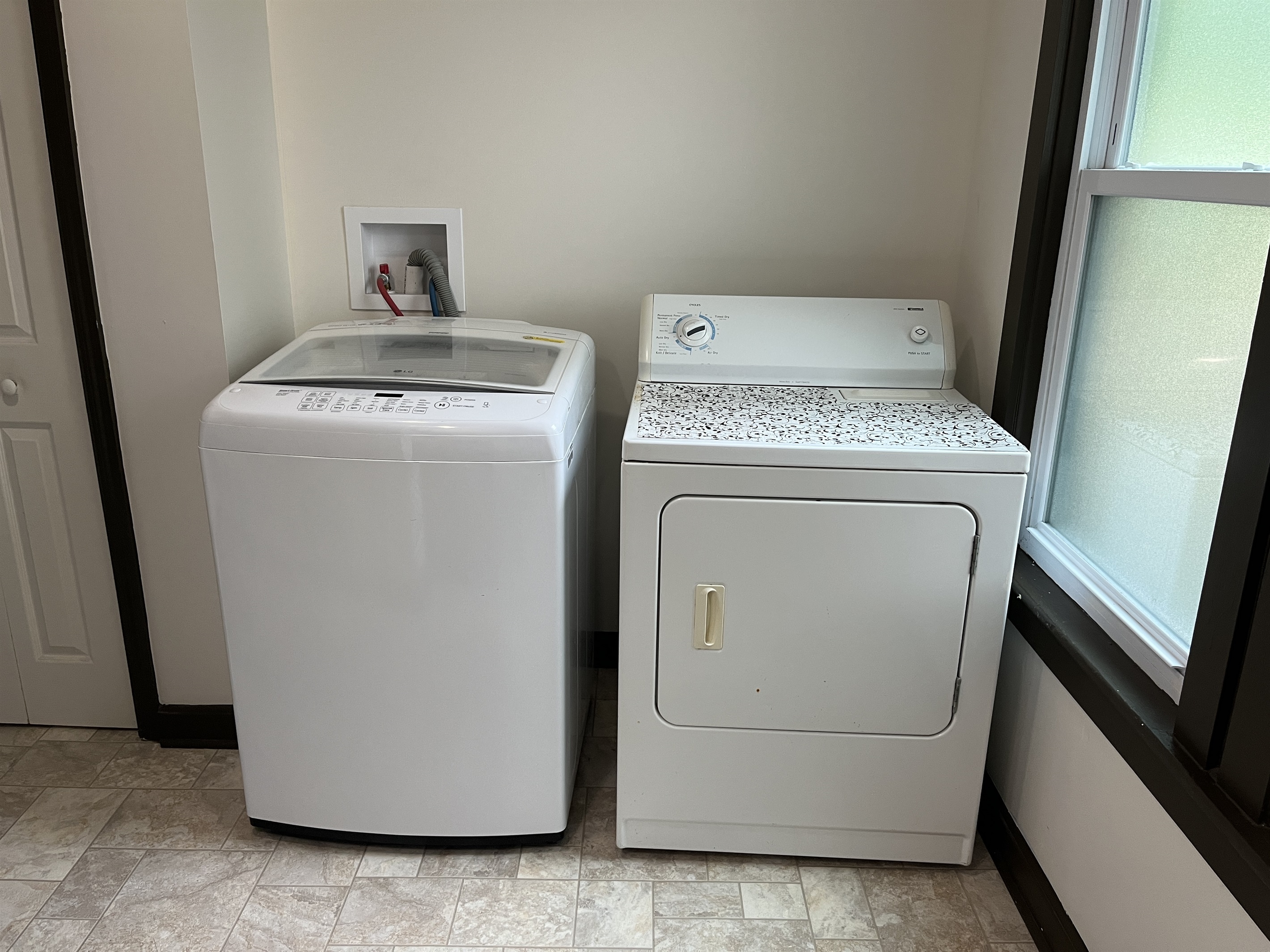 1st floor bath with tub/shower and laundry