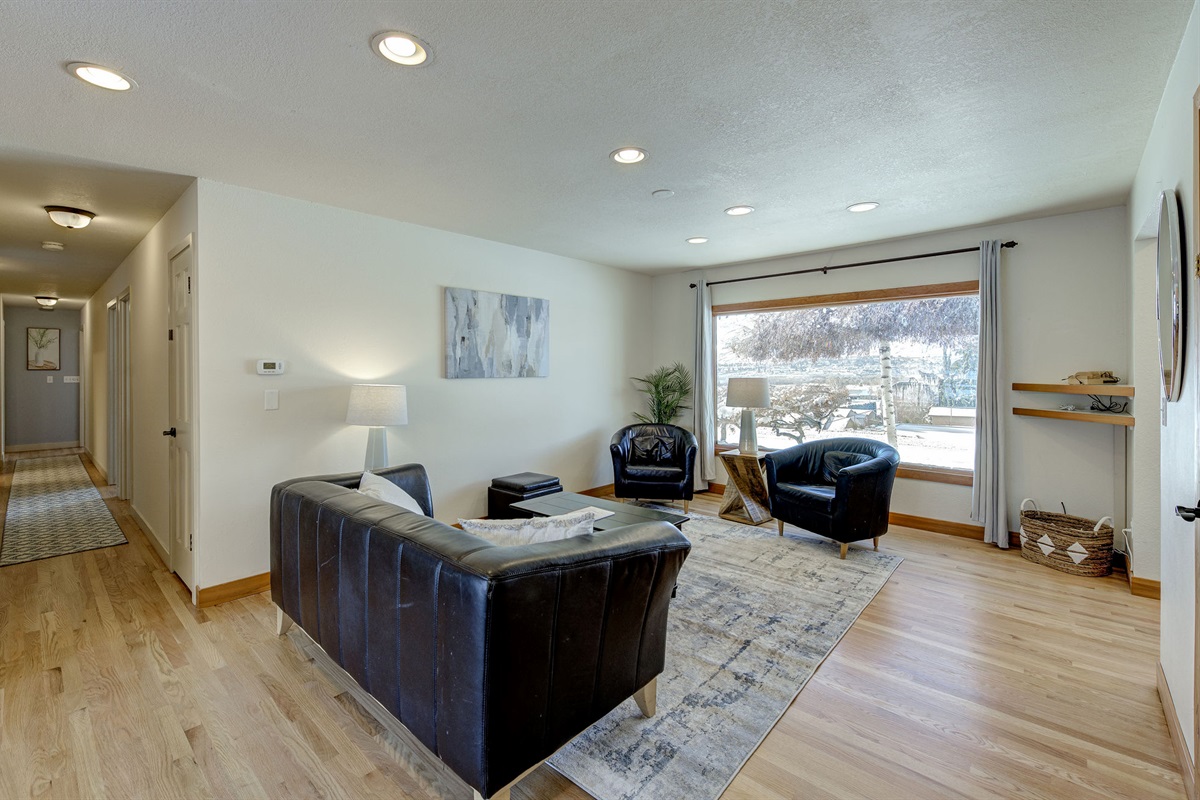 Large family room with views of the Wenatchee Valley