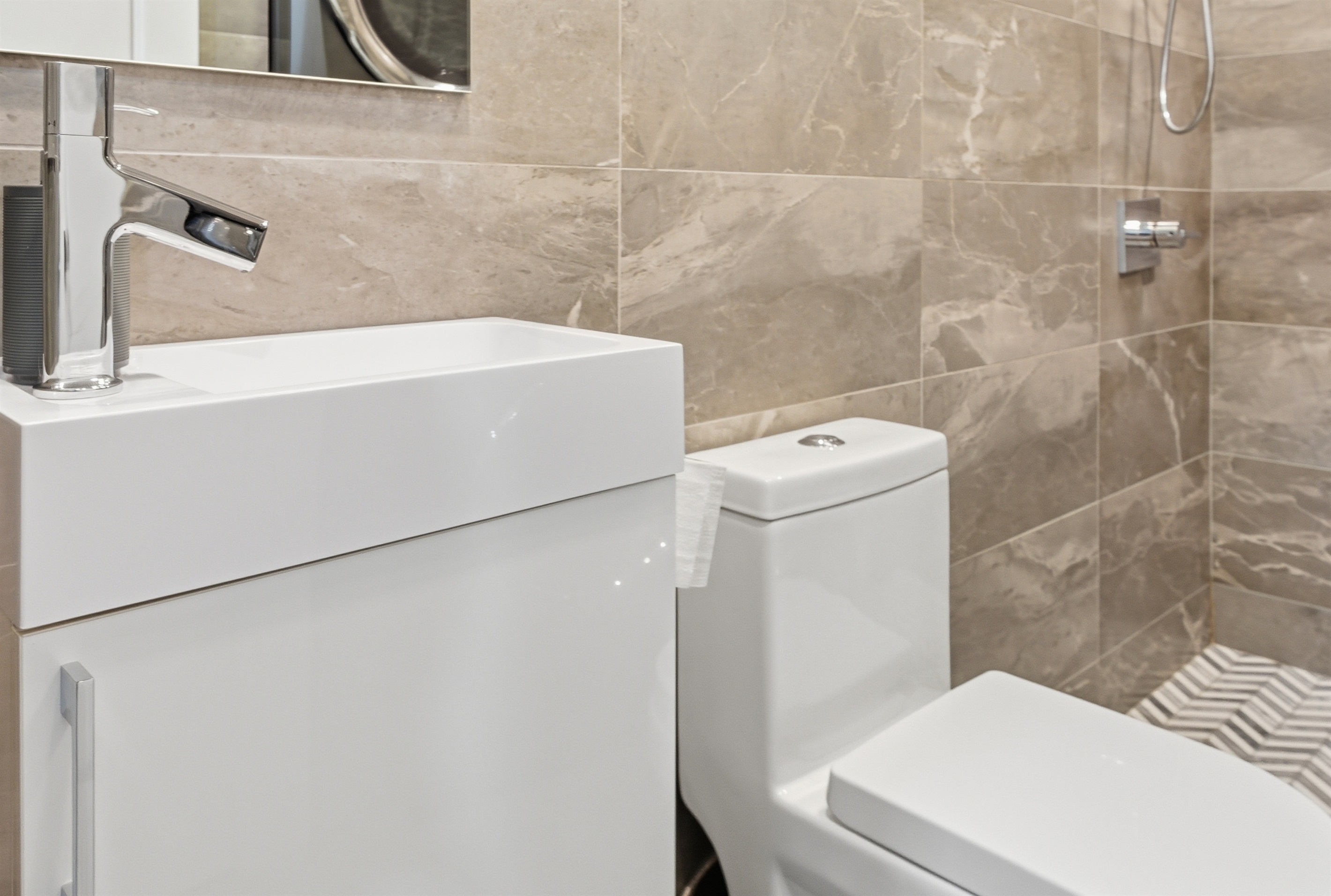 Hallway Bath - All Tile - Walk In Closet - Hand Held Shower Head