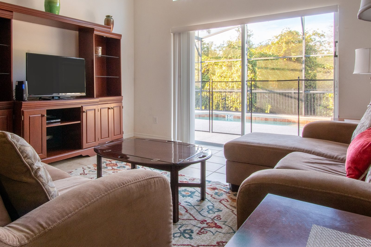 Living Room, cable included!