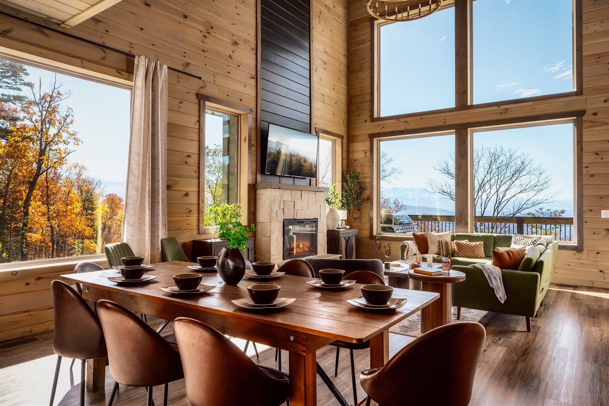 An inviting dining space. Comfortable, bright, and ready for shared moments.