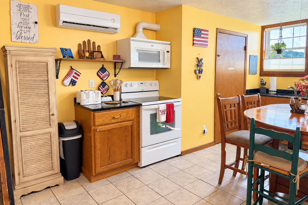 Fully equipped kitchen