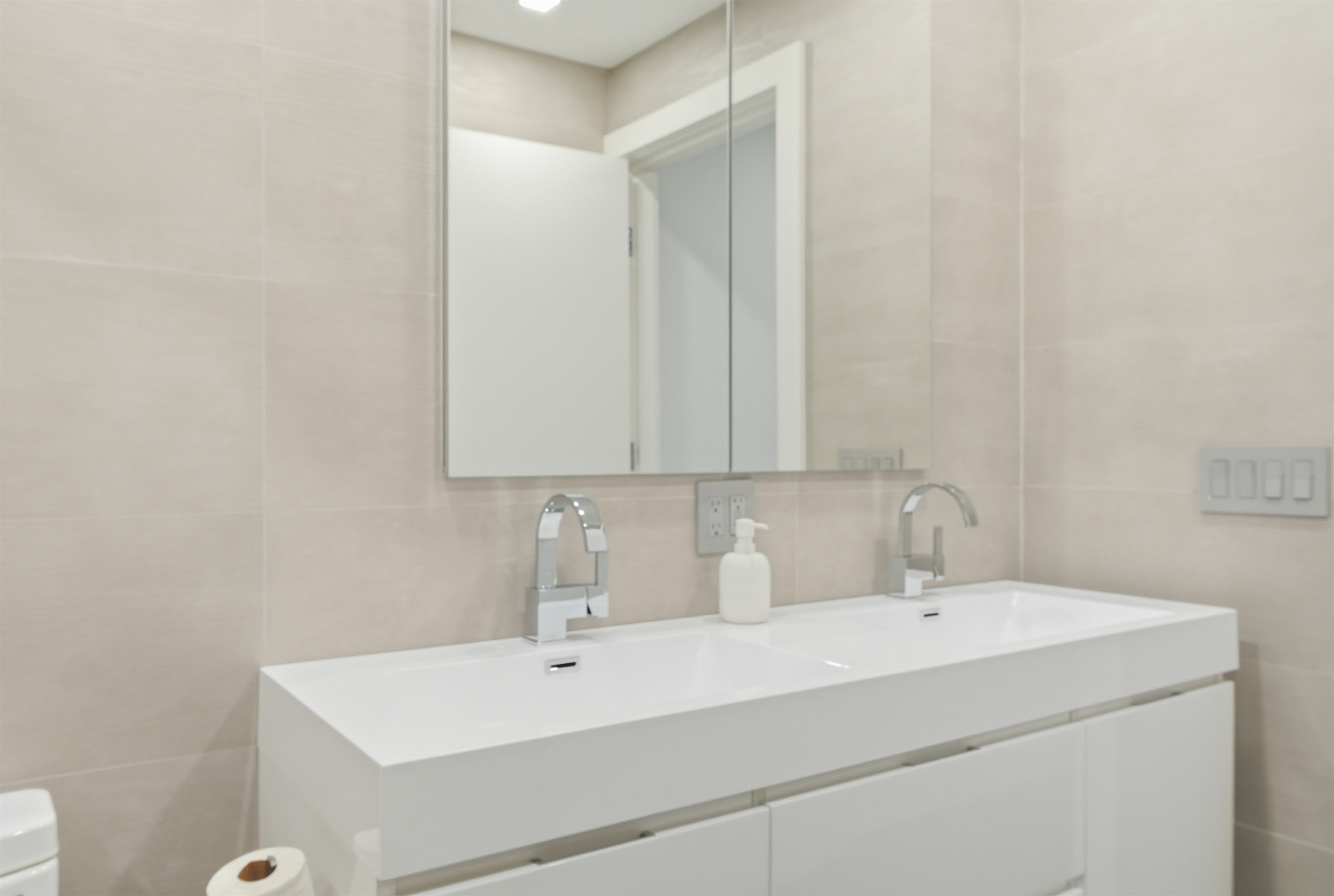 Guest Bath - Duel Vanity 