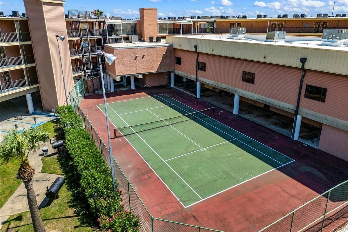 Tennis court - front office has some rackets and tennis balls you can borrow