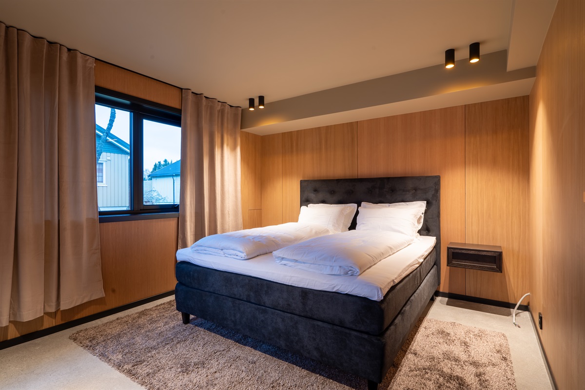 Bedroom 1 with king size bed