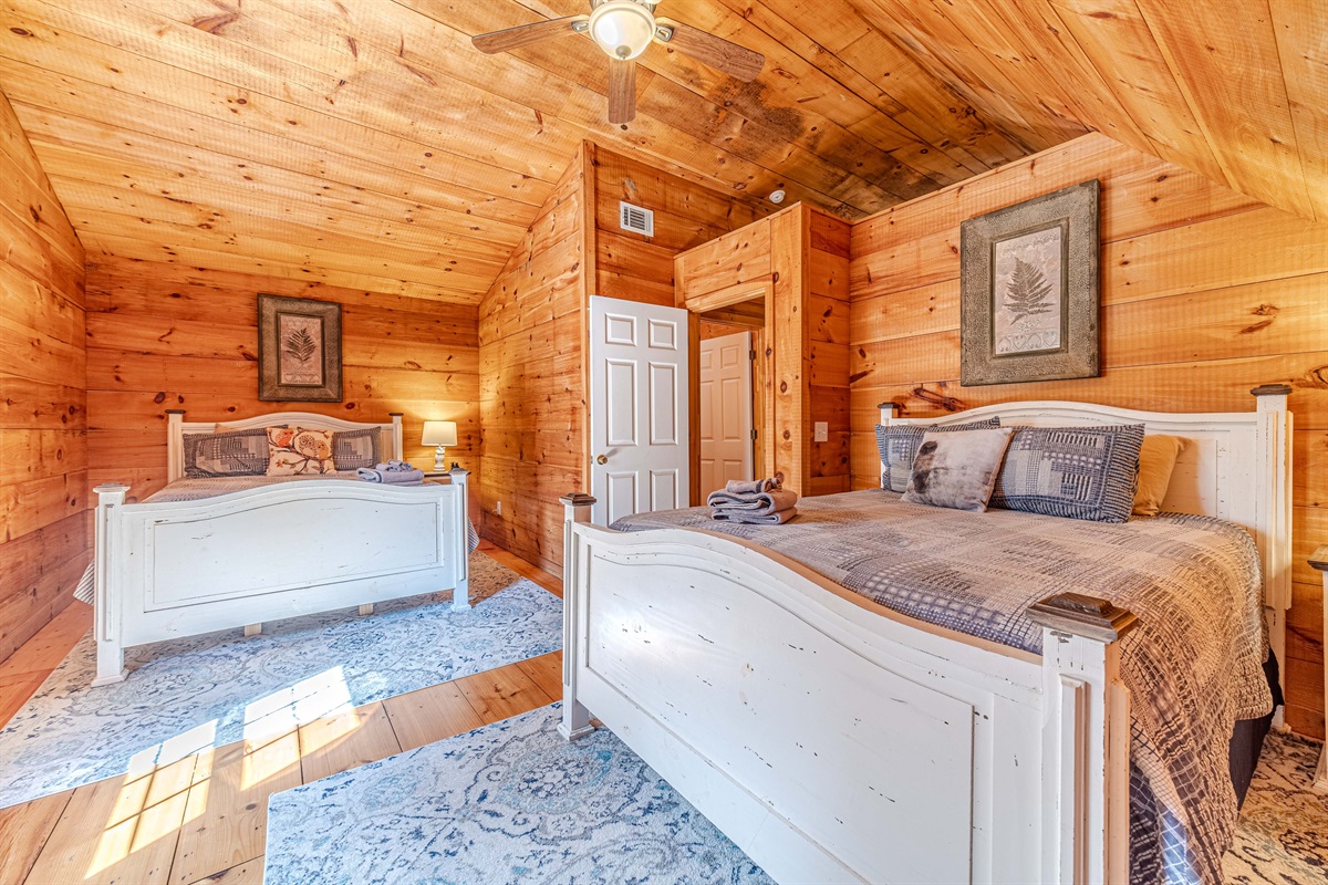 Upstaris Guest Double Queen Bedroom