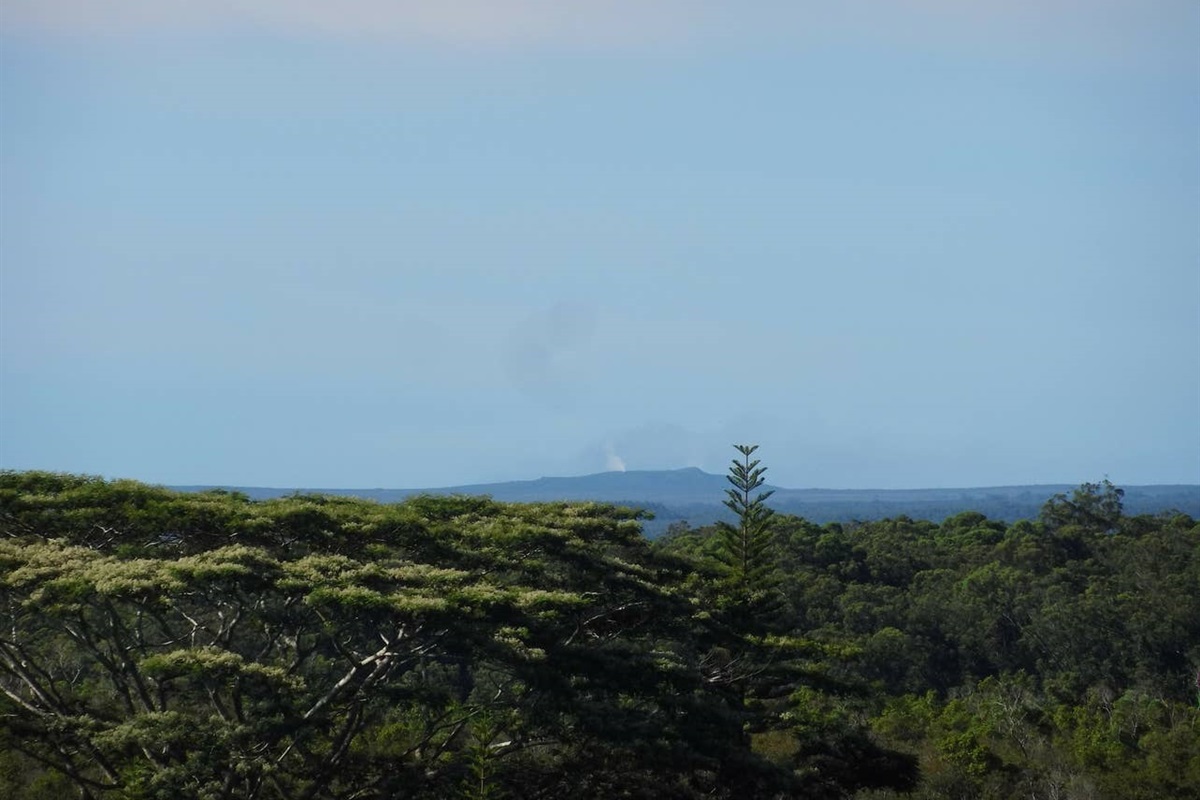 Kilauea seen from the farm, easy drive to the Volcanoes National Park. 