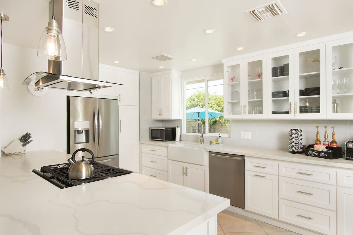 Fully kitchen, remodeled with new appliances and coffee bar!