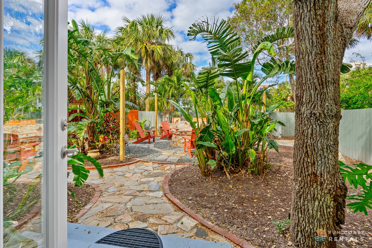 Fully fenced private Backyard!