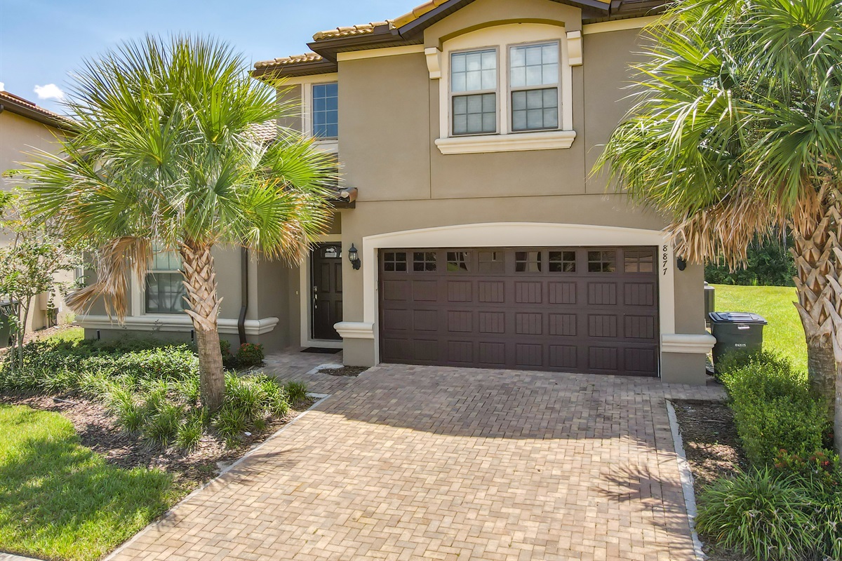 Dinomite Villa - Front Exterior