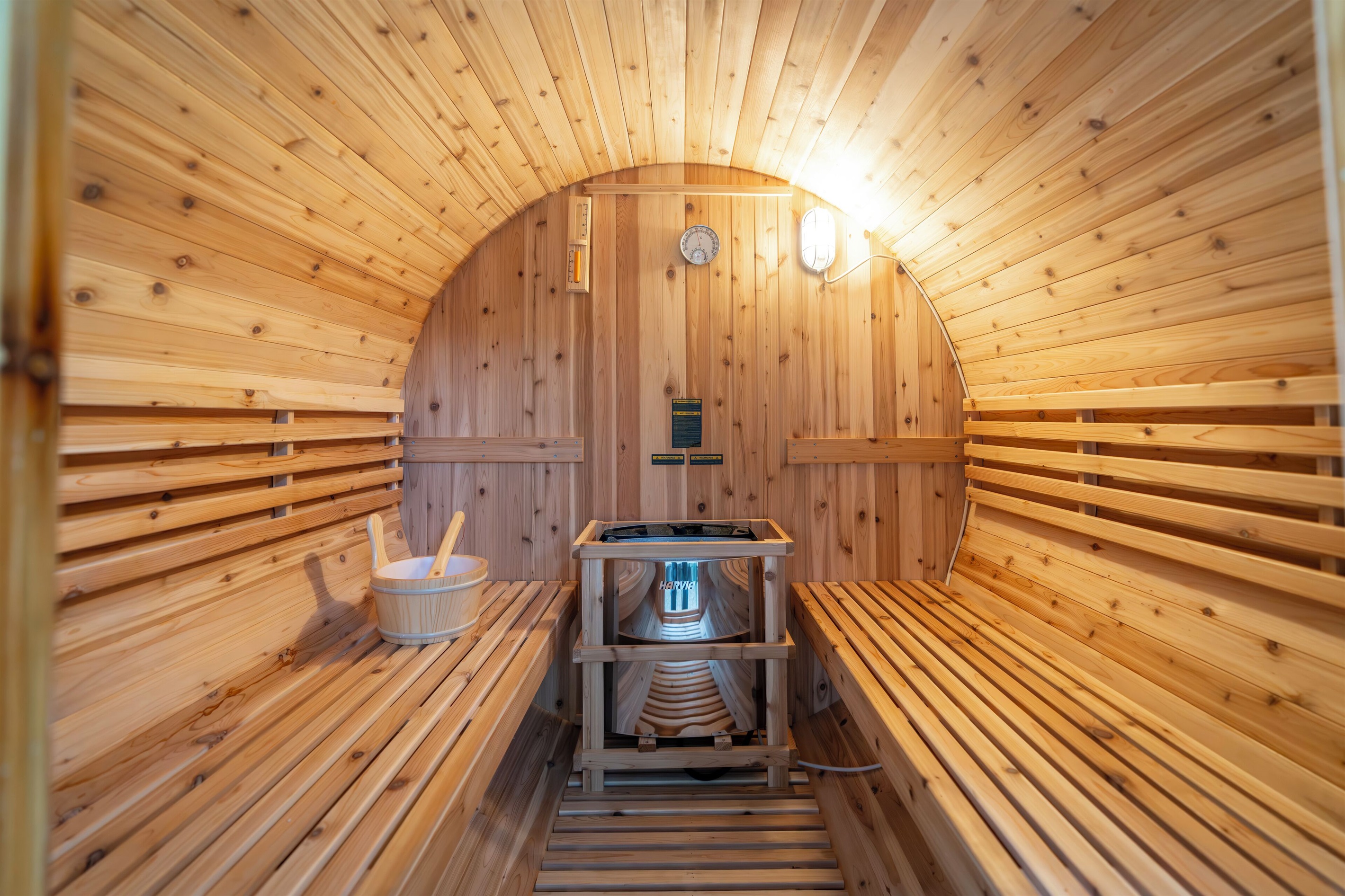 Cedar barrel sauna for 4
