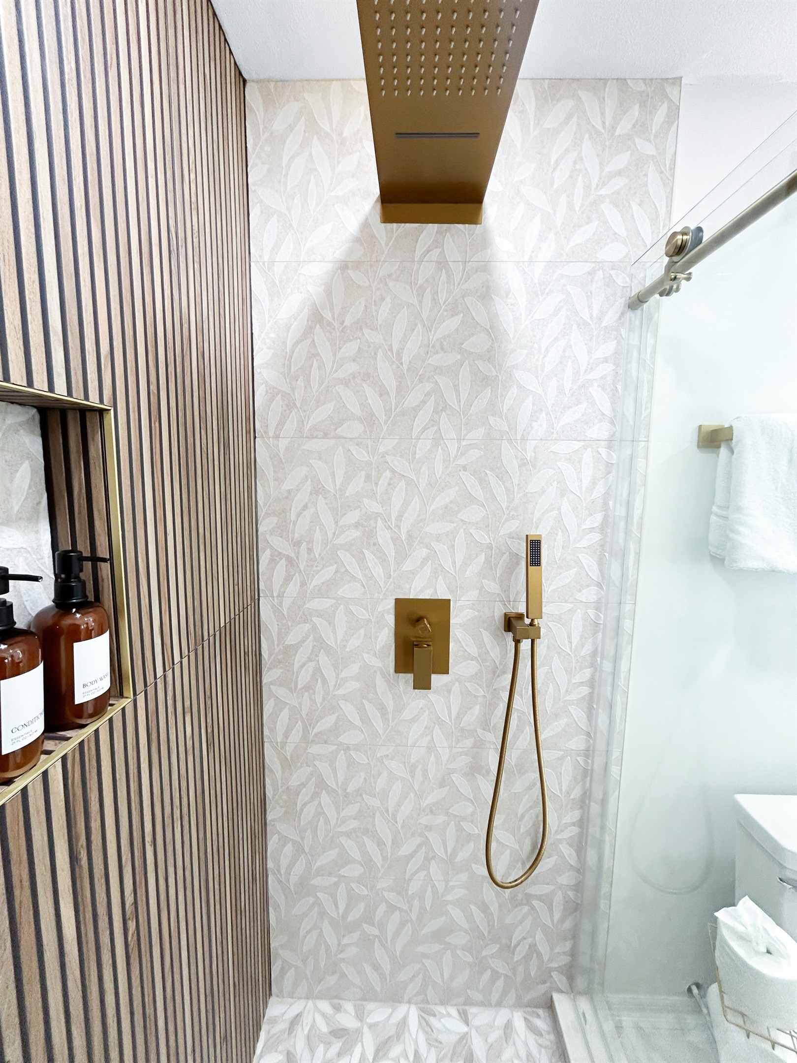 ✨ New spa-style shower with rainfall shower head and handheld, because you deserve it