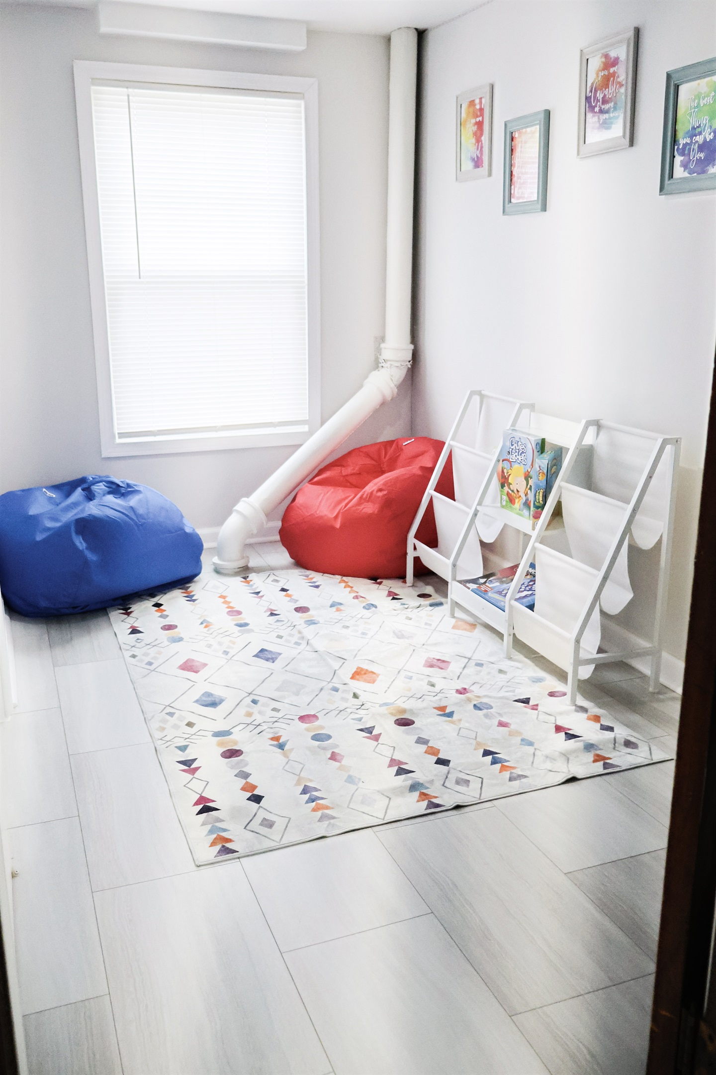 Bonus room off of the 3rd floor bedroom. Great for kids to read and play games