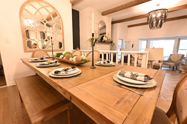 Dining room with 2 expanders seating a big crew!