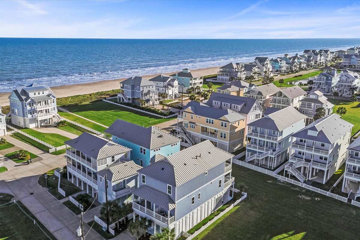 5e36f2c1bfcf4c8ca51aa2433d30da94 Large | Beachhouse | Texas | TX | Vacation Homes | Galveston | Crystal Beach | Kokomo | Breezy Days | Beachfront Elegance | Sunrise Serenity | Southern Sands Property Management, LLC