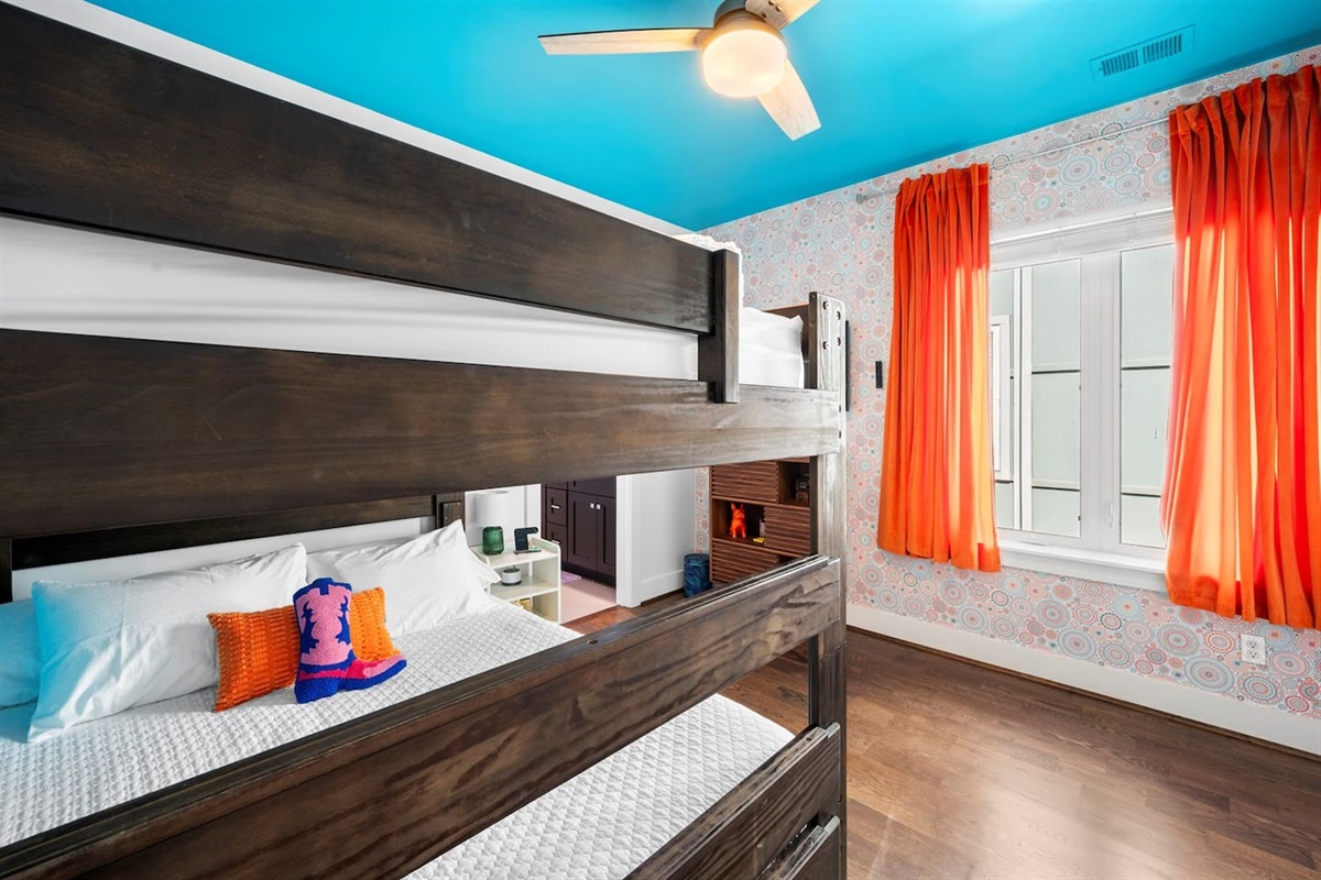 Queen Bunk Room