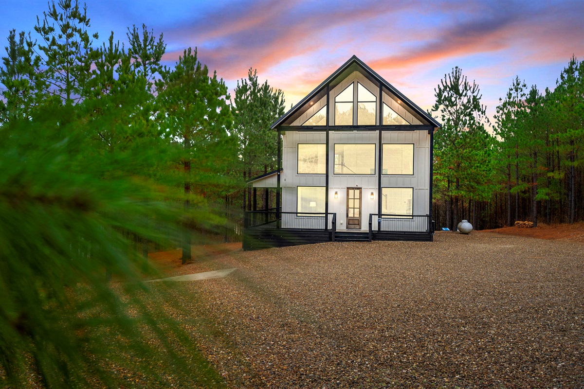 Striking modern cabin tucked into total privacy 🌲✨