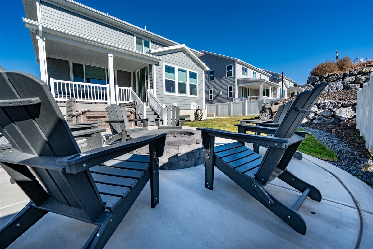 Fire Pit for roasting s'mores.