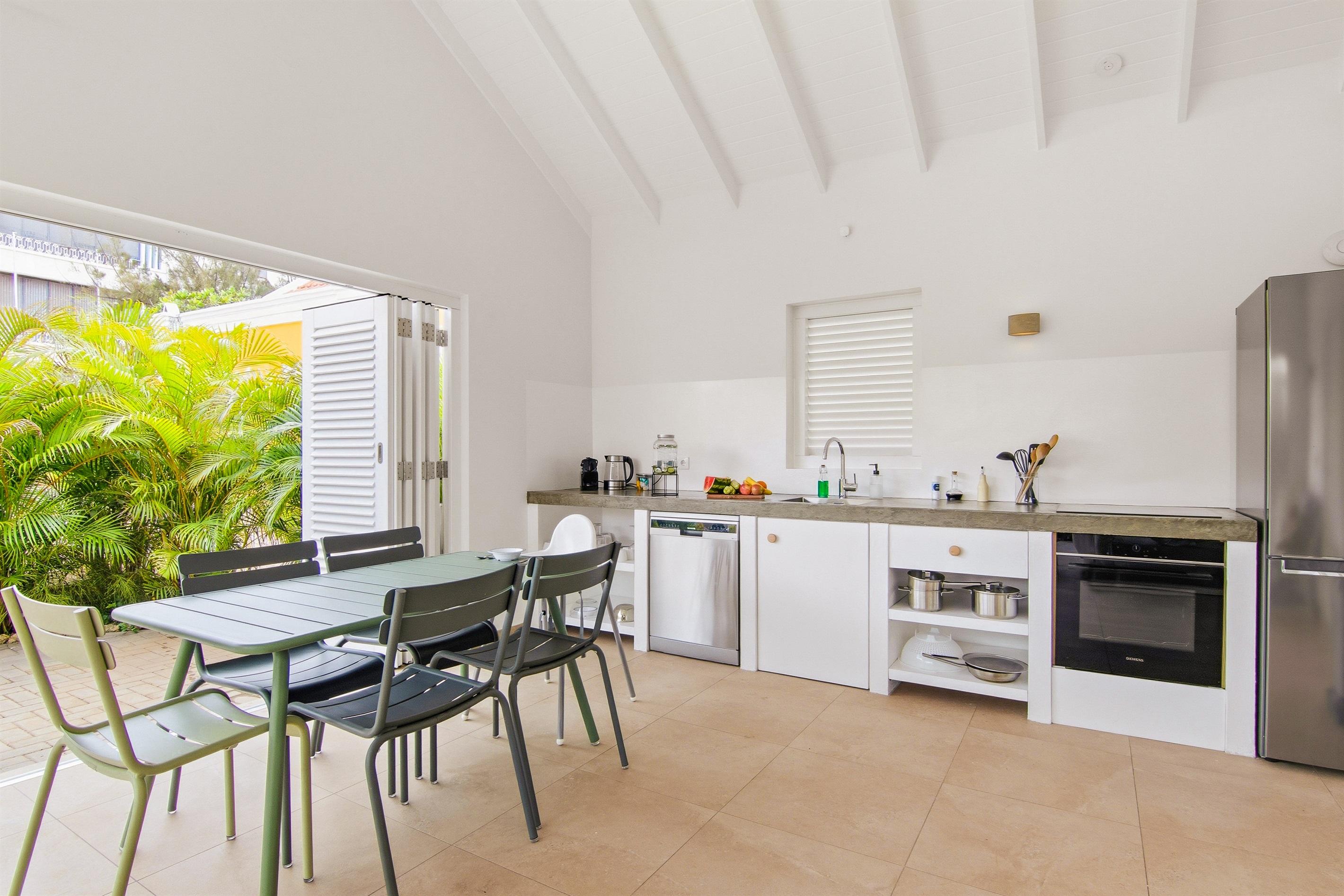 Villa Blenchi – Dining & kitchen