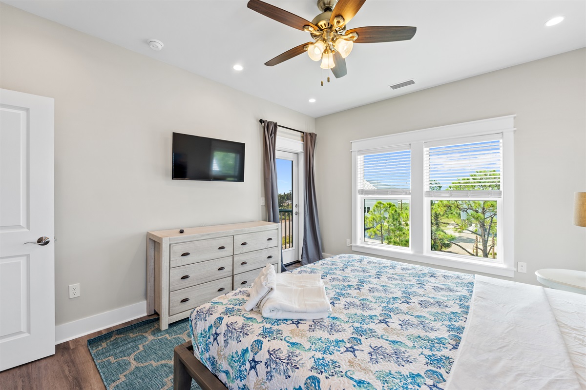 2nd Floor (Third Level) w/En Suite and Outdoor Deck Access