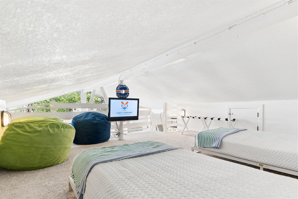 Loft room to spread out - ideal for larger groups.