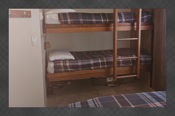 Bedroom: Twin bunkbeds.