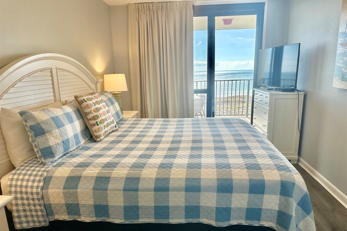 Spacious master bedroom with entrance to gulf-front balcony!