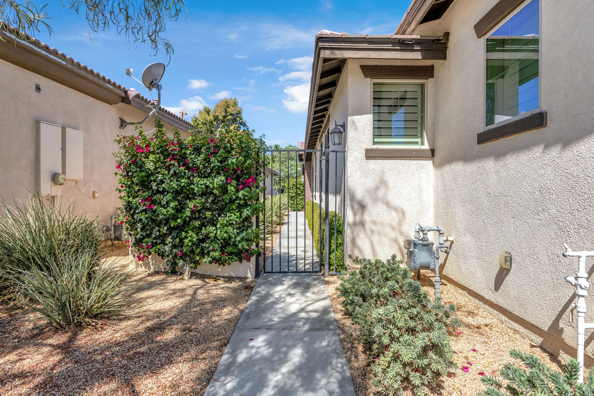 Entryway to front of house