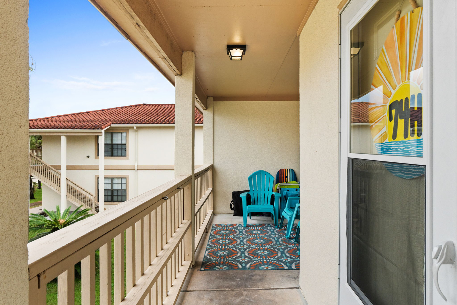 Balcony with Outdoor Seating