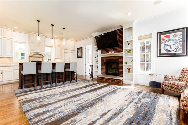 The Irish Grand | 4BR Home | 0.5 Mi to Campus | Sleeps 20, photo 3