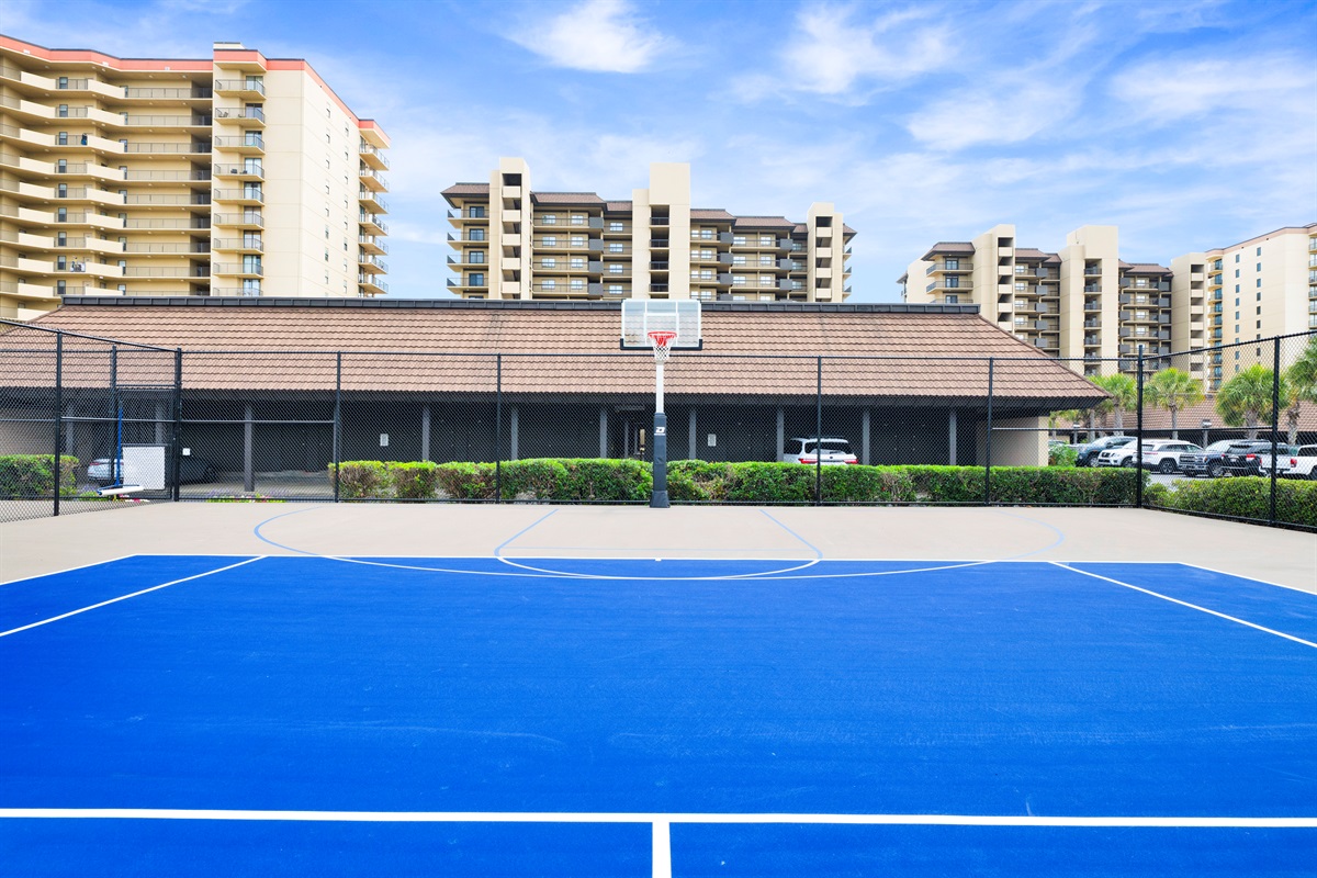 The complex has basketball, tennis and pickleball courts available for guests!!