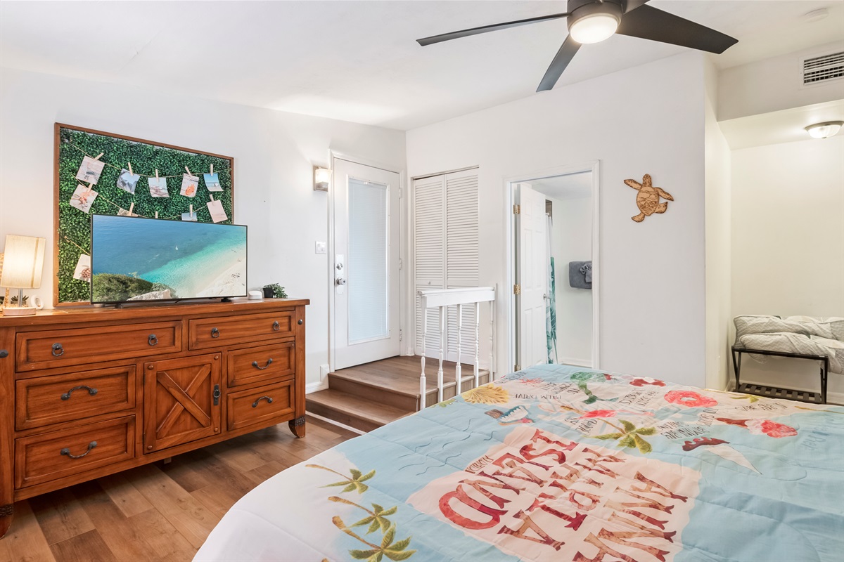 Sea Turtle Themed King Master Suite #2 with new memory foam mattress.