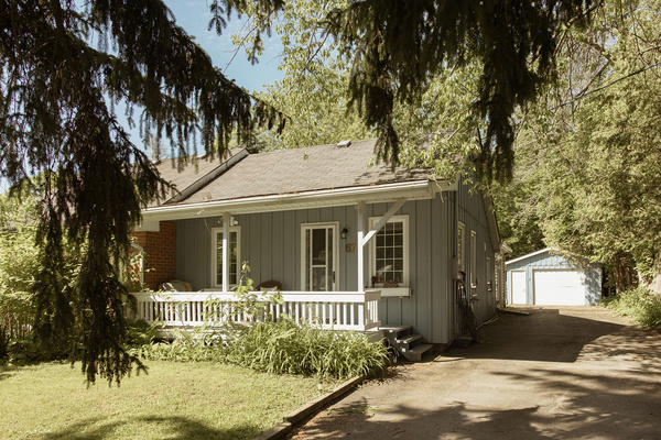 Large Driveway and beautiful porch