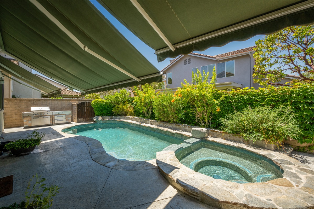 Pool, Spa and Outdoor Kitchen Area